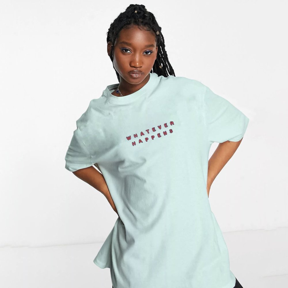 Premium brand new Women's Oversized Tshirt - Picture 2 of 3